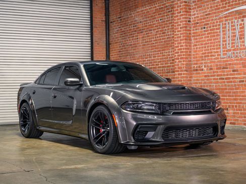 Used 2020 Dodge Charger SRT Hellcat w/ Harman/Kardon Audio Group RWD image 12
