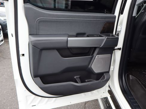 Used 2025 Ford F250 Lariat w/ Chrome Package image 31