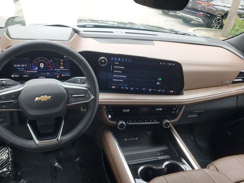 Certified 2025 Chevrolet Tahoe High Country AWD/4WD image 19