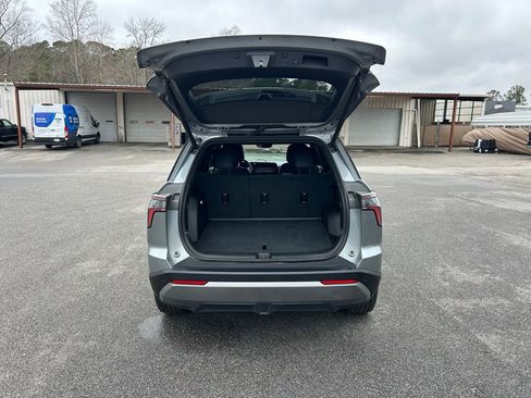 Used 2025 Chevrolet Equinox LT w/ Convenience Package II image 8