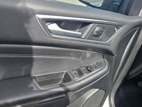 Used 2024 Ford Edge Titanium AWD/4WD image 15