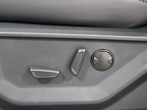 New 2026 Ford F250 Lariat w/ Black Appearance Package image 25