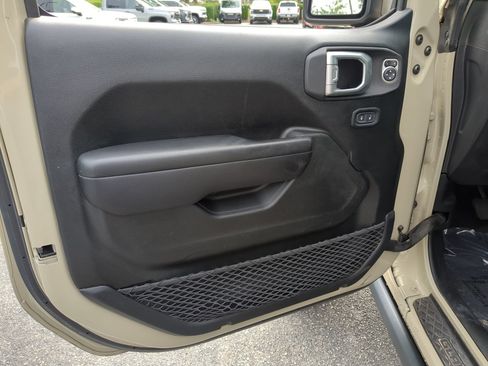 Used 2020 Jeep Gladiator Rubicon AWD/4WD image 14