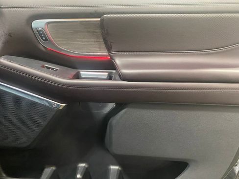 Used 2025 Ford Expedition Max Platinum w/ Platinum Ultimate Package image 25