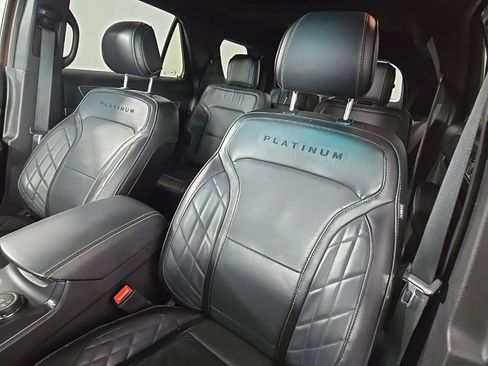 Used 2017 Ford Explorer Platinum image 13
