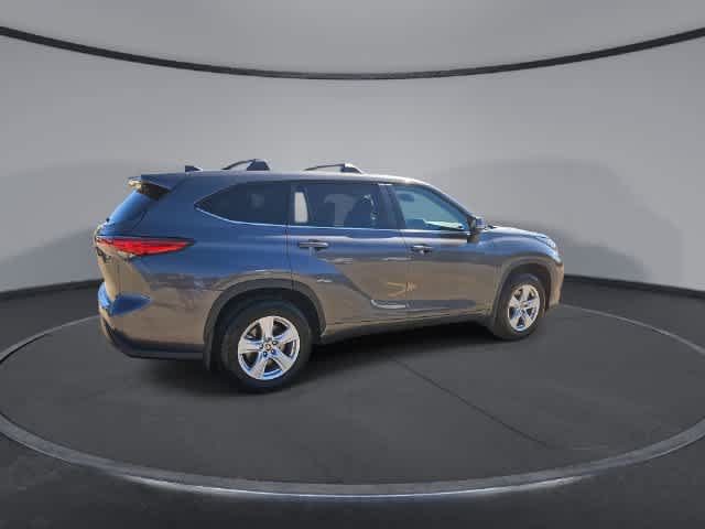 Used 2023 Toyota Highlander L FWD image 8