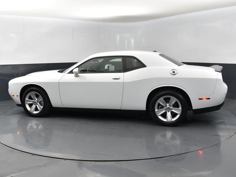 Used 2023 Dodge Challenger SXT image 5