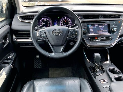 Used 2017 Toyota Avalon XLE image 5