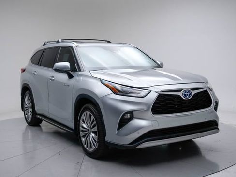 Used 2021 Toyota Highlander Platinum AWD/4WD image 9