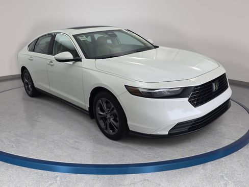 Used 2023 Honda Accord EX image 3