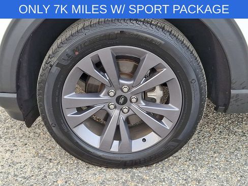 Used 2024 Ford Explorer XLT w/ Equipment Group 202A AWD/4WD image 8