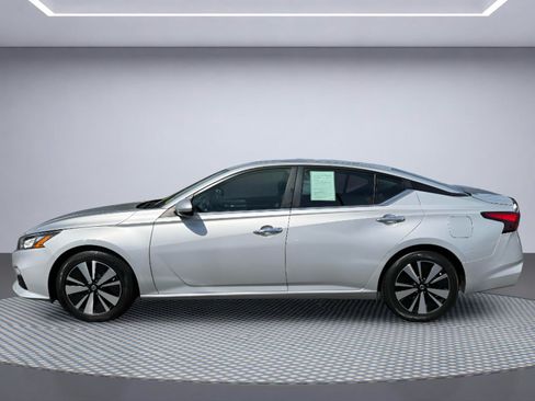 Used 2022 Nissan Altima 2.5 SV FWD image 3