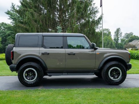 Used 2025 Ford Bronco Badlands w/ Sasquatch Package AWD/4WD image 2