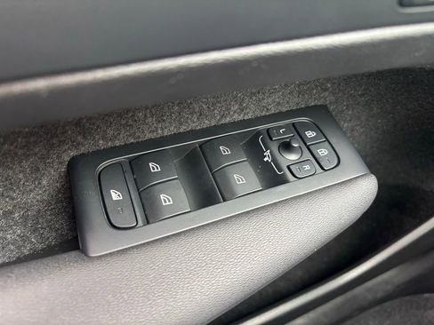 Certified 2026 Volvo XC40 B5 Core w/ Climate Package AWD/4WD image 28