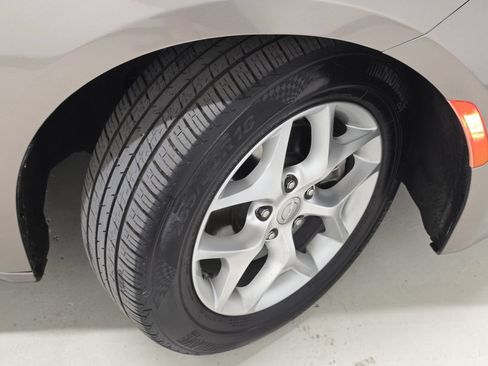 Used 2017 Chrysler Pacifica Touring Plus w/ Tire & Wheel Group FWD image 46