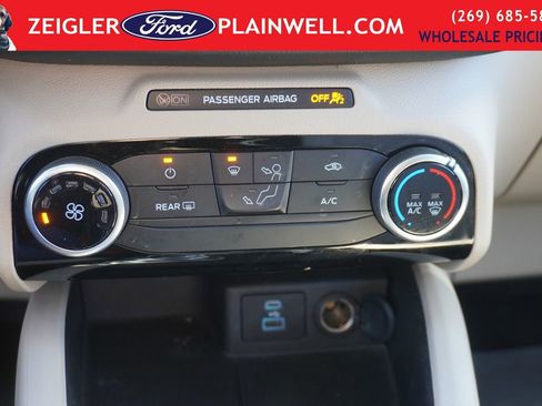 Used 2022 Ford Escape SE image 20