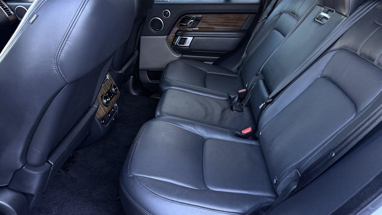 Used 2018 Land Rover Range Rover HSE AWD/4WD image 30