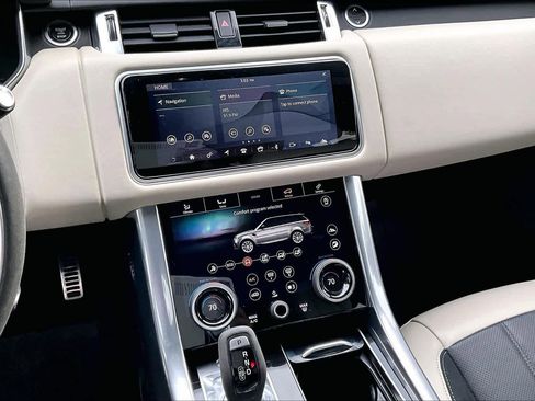 Used 2020 Land Rover Range Rover Sport HST image 6