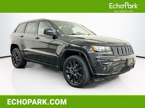 Used 2022 Jeep Grand Cherokee Laredo X AWD/4WD image 1
