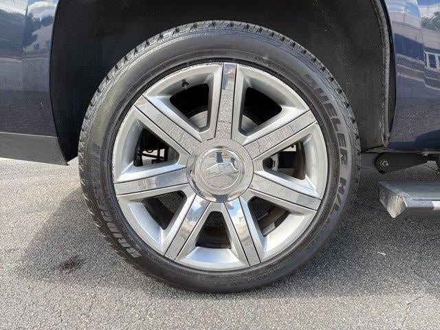 Used 2019 Cadillac Escalade Premium Luxury RWD image 17