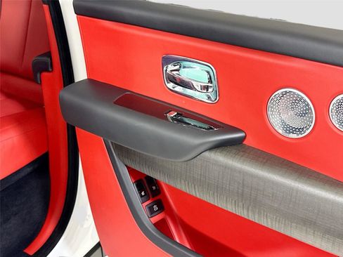 Used 2020 Rolls-Royce Cullinan image 27