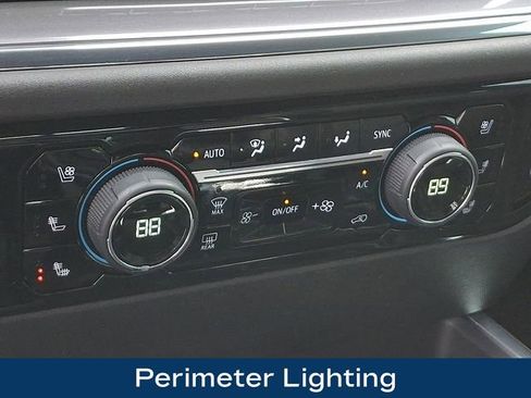 Used 2023 Chevrolet Silverado 1500 High Country w/ Technology Package image 18