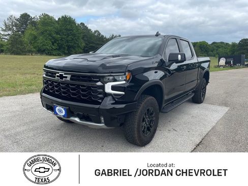 Used 2025 Chevrolet Silverado 1500 ZR2 w/ Technology Package AWD/4WD image 1