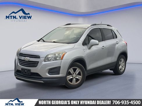 Used 2016 Chevrolet Trax LT w/ LT Convenience Package FWD image 1