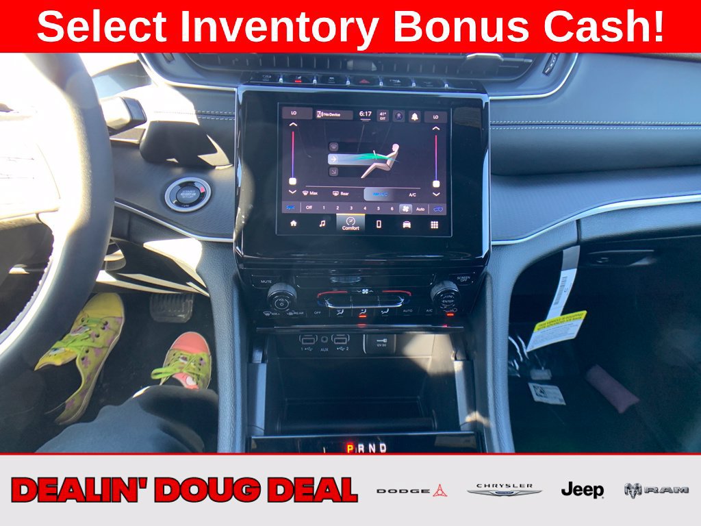 New 2026 Jeep Grand Cherokee Laredo AWD/4WD image 18