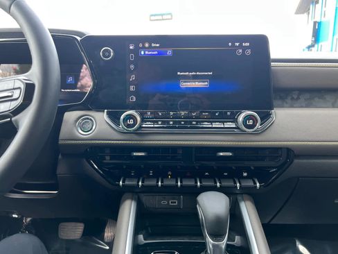 Used 2025 Chevrolet Colorado ZR2 w/ ZR2 Bison Edition image 24