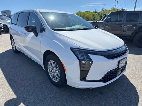New 2027 Chrysler Pacifica Select FWD image 7