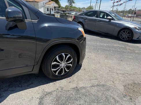 Used 2015 Chevrolet Trax LS FWD image 3