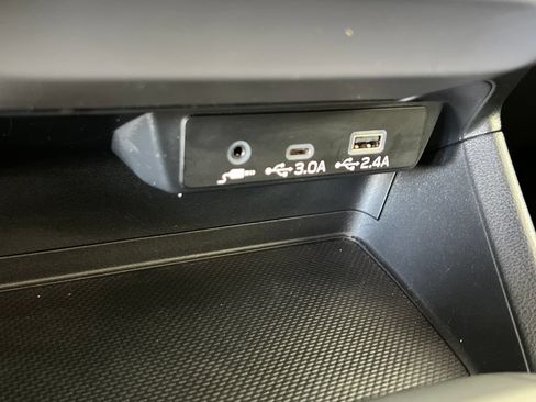 Certified 2024 Subaru Crosstrek 2.0i Premium AWD/4WD image 33