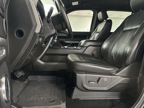 Used 2019 Ford Expedition Max XLT w/ Equipment Group 202A AWD/4WD image 10