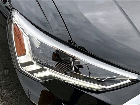 Used 2025 Audi Q3 2.0T Premium w/ Convenience Package image 31