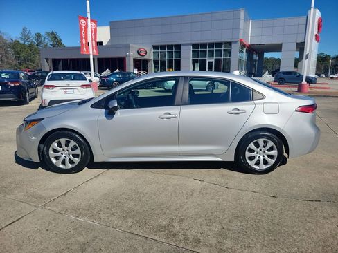 Certified 2024 Toyota Corolla LE image 2