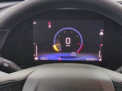 Used 2025 Chevrolet Trax LT FWD image 11