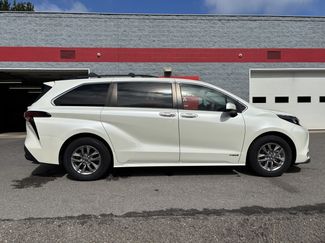 Used 2021 Toyota Sienna XLE w/ XLE Plus Package FWD video 2