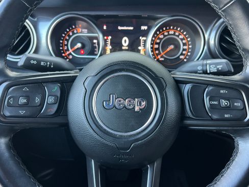 Used 2021 Jeep Gladiator Sport AWD/4WD image 23