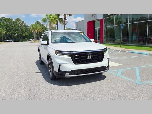 Used 2025 Honda Pilot Elite image 18