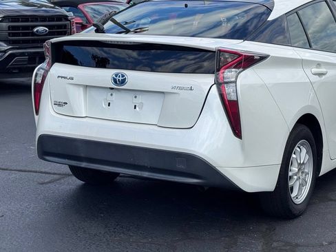 Used 2016 Toyota Prius Three w/ Advanced Technology Package FWD image 37
