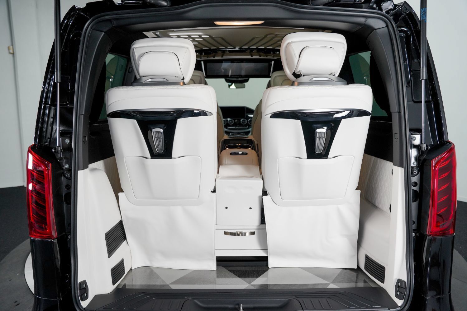 Used 2021 Mercedes-Benz Metris Passenger image 60