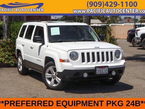 Used 2016 Jeep Patriot Latitude w/ Sun/Sound Group FWD image 1
