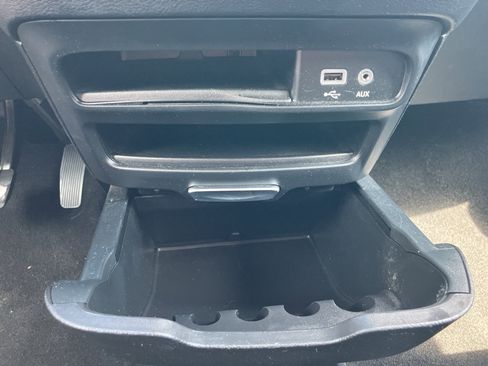 Used 2019 Chrysler Pacifica Touring-L w/ Advanced Safetytec Group FWD image 20