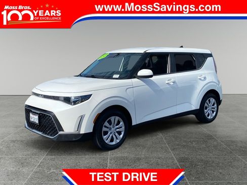 Used 2025 Kia Soul LX FWD image 1