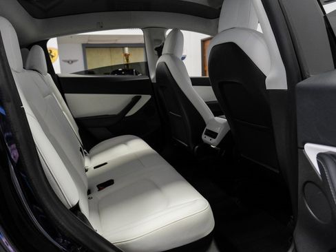 Used 2021 Tesla Model Y Long Range image 41