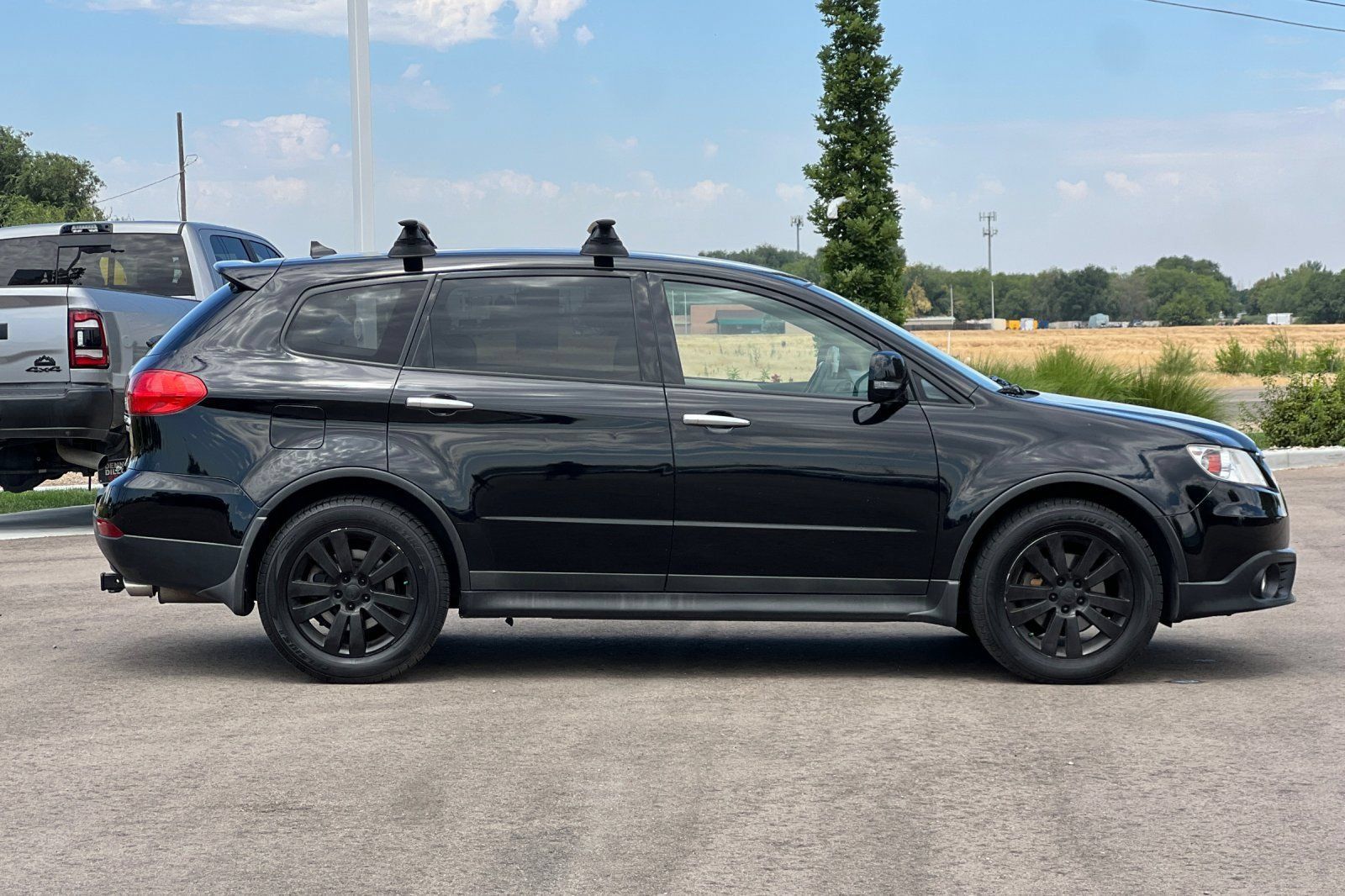 Used 2010 Subaru Tribeca Limited AWD/4WD image 3