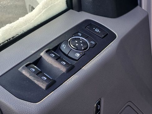 Used 2019 Ford F350 XLT w/ XLT Premium Package image 17