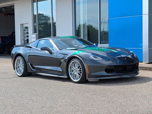 Used 2019 Chevrolet Corvette Grand Sport RWD image 2