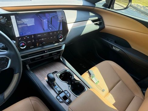 Used 2023 Lexus RX 350 Premium w/ Accessory Package AWD/4WD image 34